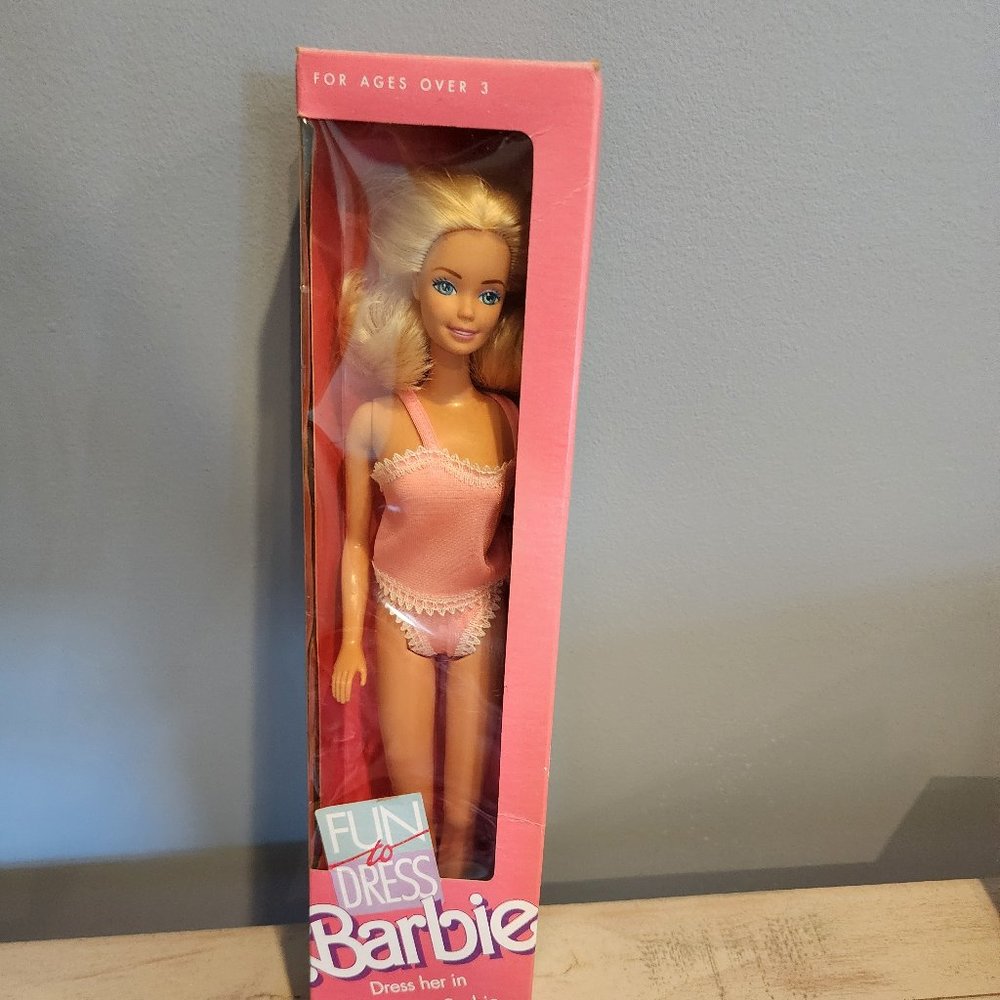 Vintage 1989 Fun to Dress Barbie NIB